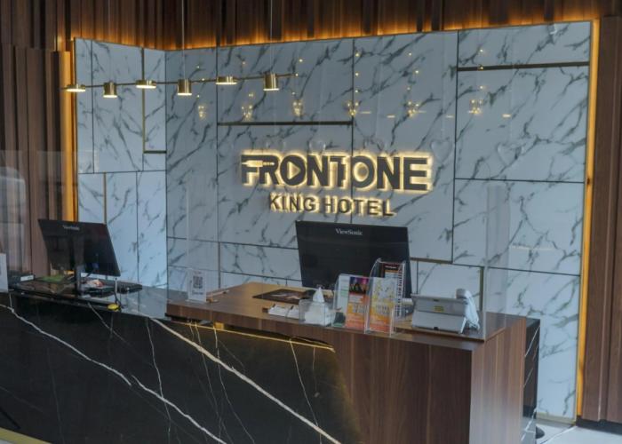 Front One King Hotel Tuban