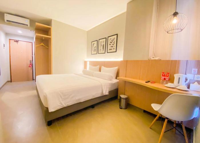 Front One King Hotel Tuban