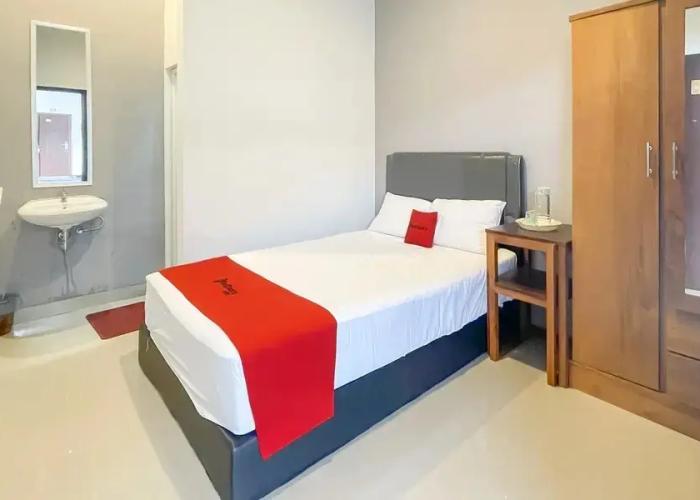 RedDoorz Plus near Alun Alun Kota Blora