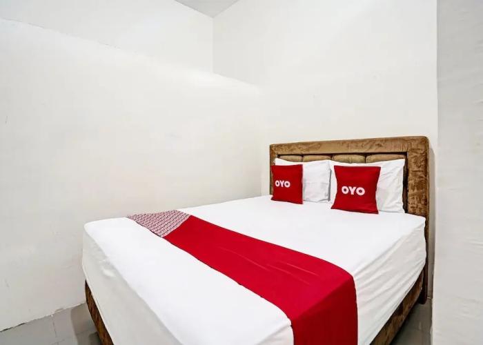 OYO 91653 Grand Syariah Hagawa Lamongan Near SPORT CENTER LAMONGAN