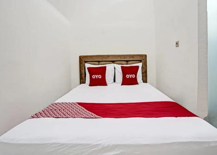 OYO 91653 Grand Syariah Hagawa Lamongan Near SPORT CENTER LAMONGAN