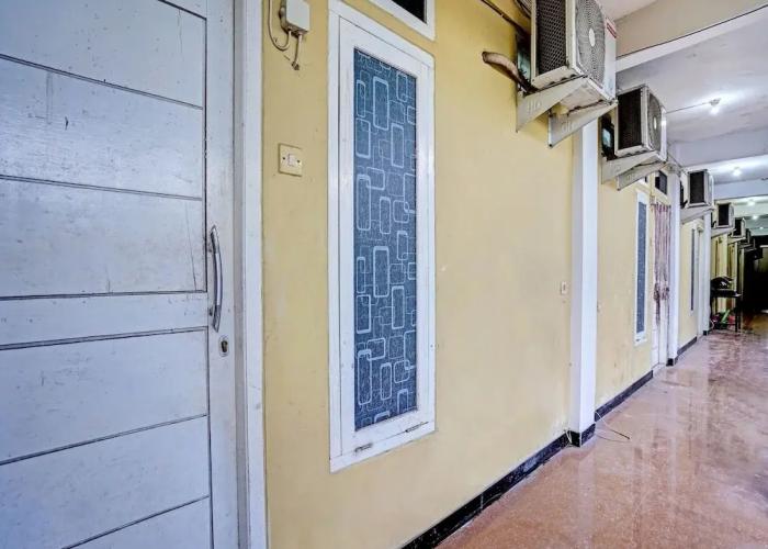 OYO 91653 Grand Syariah Hagawa Lamongan Near SPORT CENTER LAMONGAN
