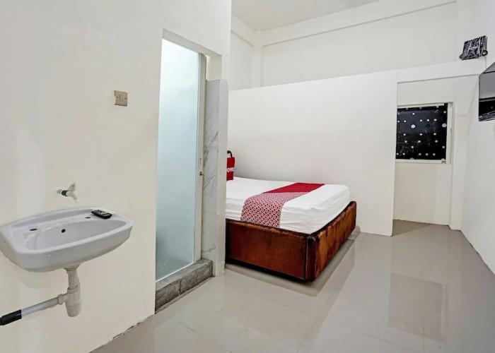 OYO 91653 Grand Syariah Hagawa Lamongan Near SPORT CENTER LAMONGAN