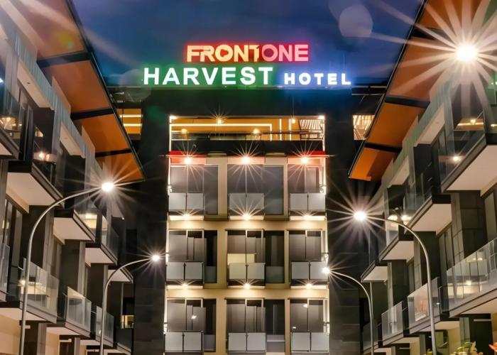 Front One Harvest Hotel Wonosobo