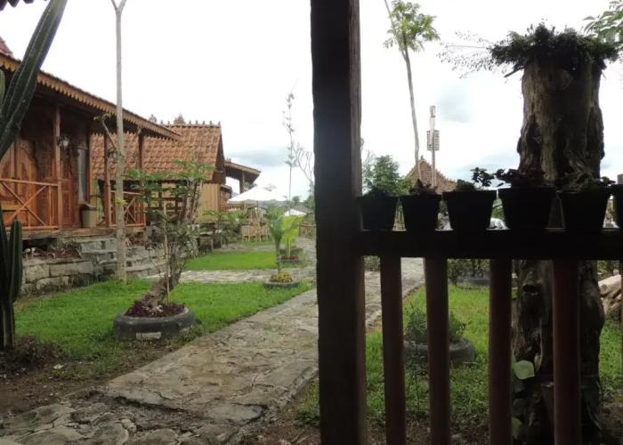 Singgasana Villa And Resto By Zuzu