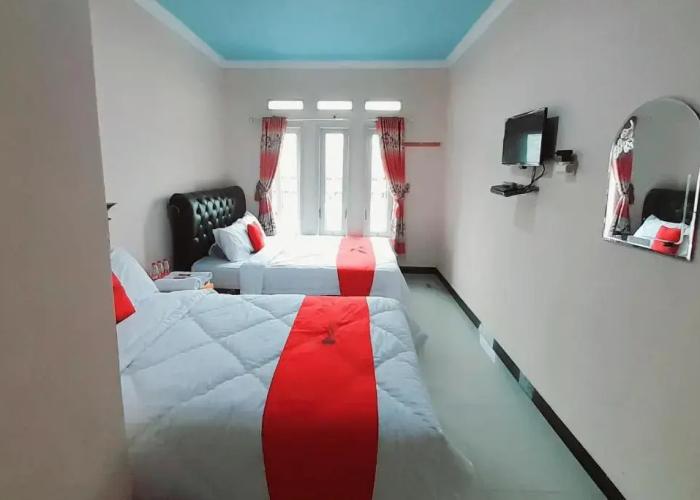 RedDoorz Syariah near Komplek Candi Arjuna Dieng 2