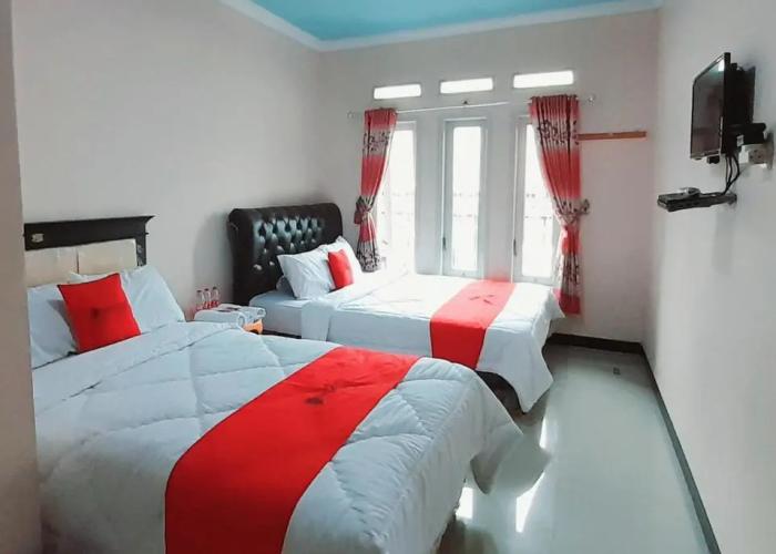 RedDoorz Syariah near Komplek Candi Arjuna Dieng 2