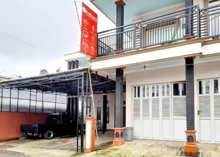 RedDoorz Syariah near Komplek Candi Arjuna Dieng 2