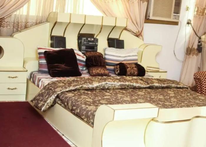 GITY Royale Suites