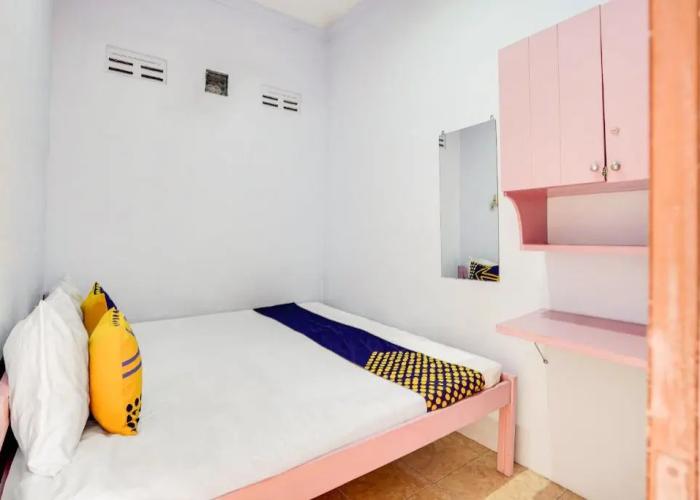 OYO Life 91626 Rr Kost Putri Syariah