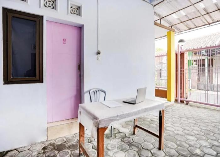 OYO Life 91626 Rr Kost Putri Syariah