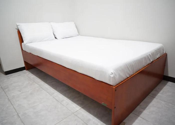 OYO Life 93045 Kost Putra Bu Ketut