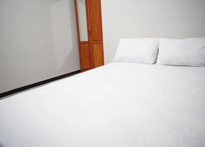 OYO Life 93045 Kost Putra Bu Ketut