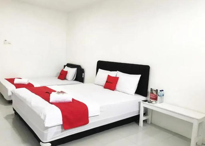 RedDoorz @ Jalan Tanjung Blitar