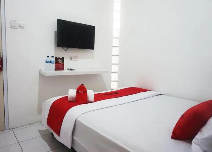 RedDoorz @ Jalan Tanjung Blitar