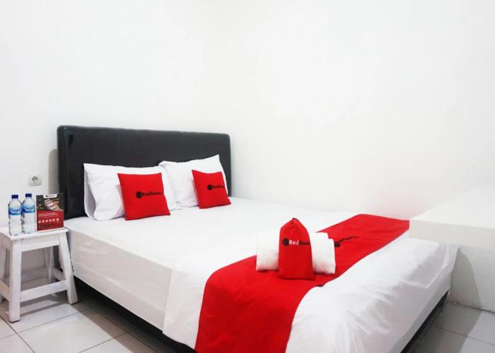 RedDoorz @ Jalan Tanjung Blitar