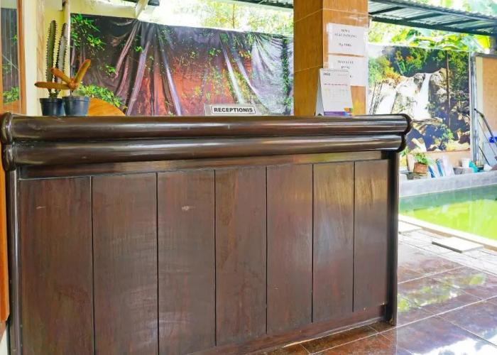 Super OYO 91568 Trisna Srabah Resort Homestay & Resto