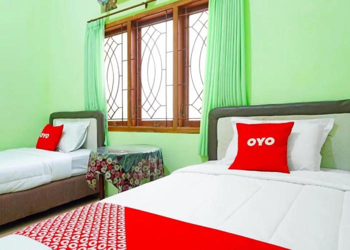 Super OYO 91568 Trisna Srabah Resort Homestay & Resto