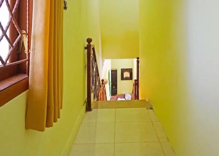 Super OYO 91568 Trisna Srabah Resort Homestay & Resto