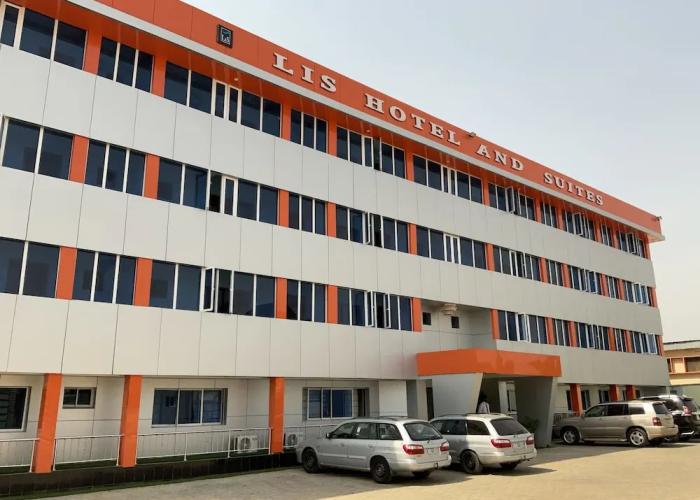 Lis Hotel And Suites