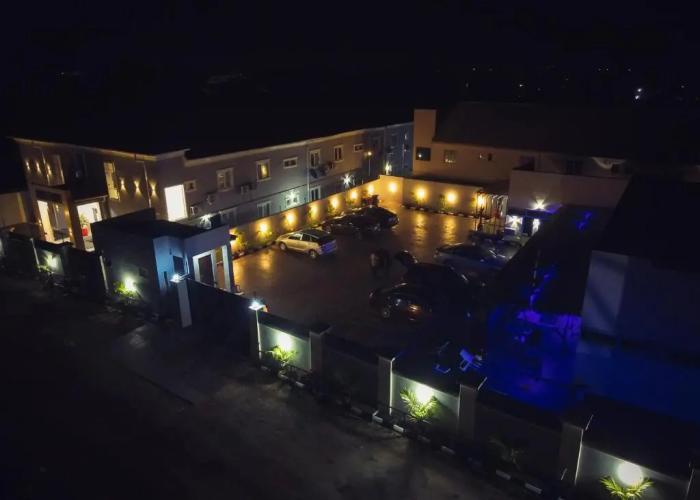 Beniks Courtyard Hotel