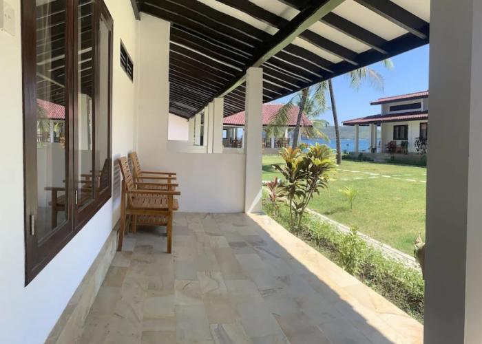 Balong Balong Surf Bungalows