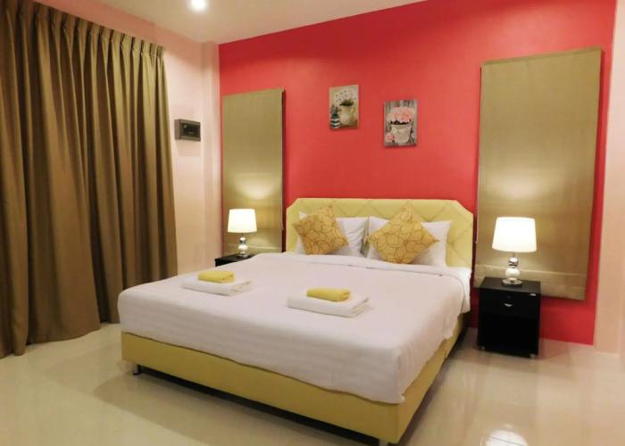 Phuket Sirinapha Resort