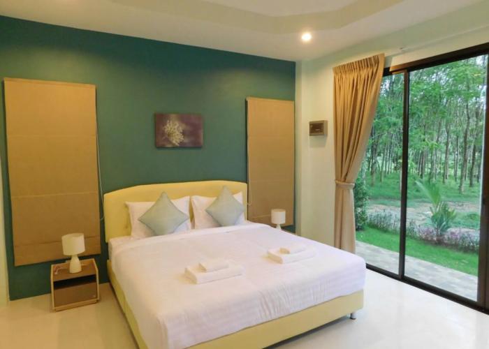 Phuket Sirinapha Resort