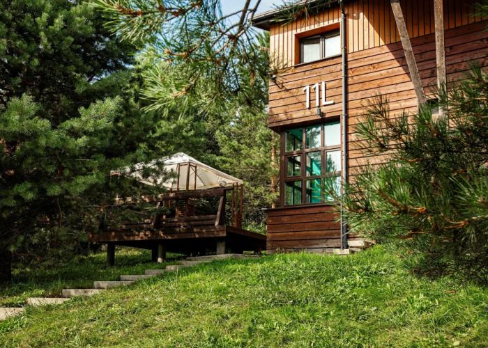Svezhiy Veter Hotel