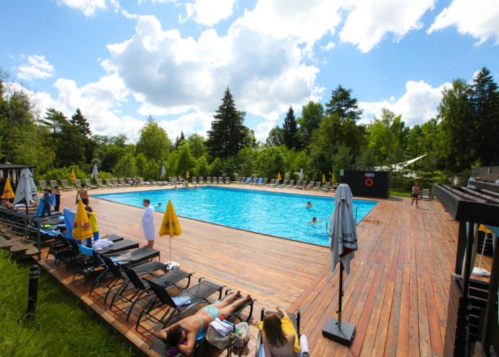 Svezhiy Veter Hotel