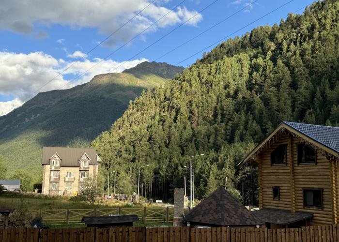 s Vidom na Les i Vodopad Guest House