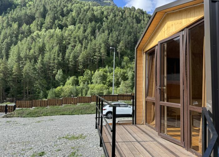 Dom s Vidom na Les i Gory Guest House