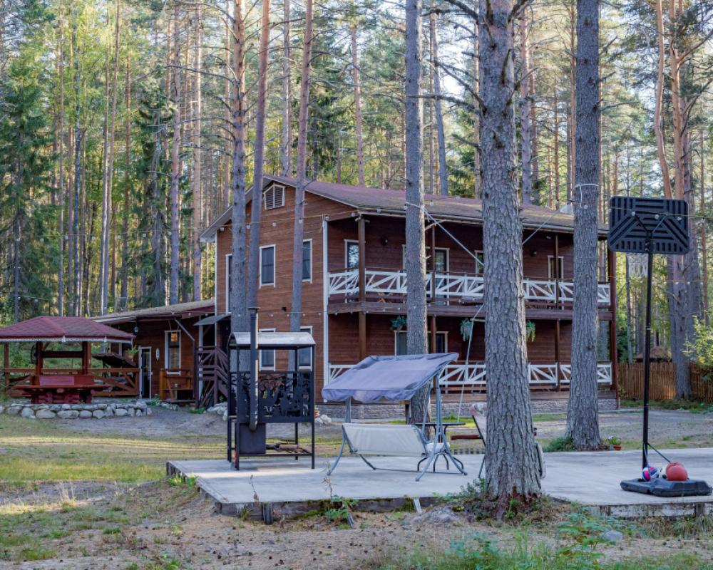 Sosnovyy Bereg Pine-Land Guest House