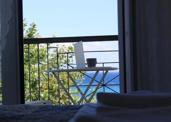 Penthouse & Apartments by the Sea near Airport
