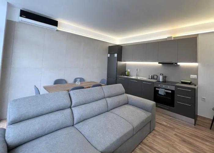 Penthouse & Apartments by the Sea near Airport