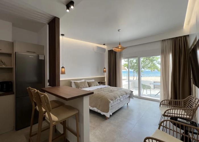 Penthouse & Apartments by the Sea near Airport