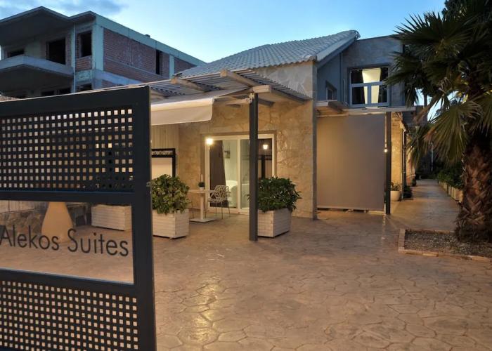 Alekos Luxury Suites Free 24h Transportation From - To Airport