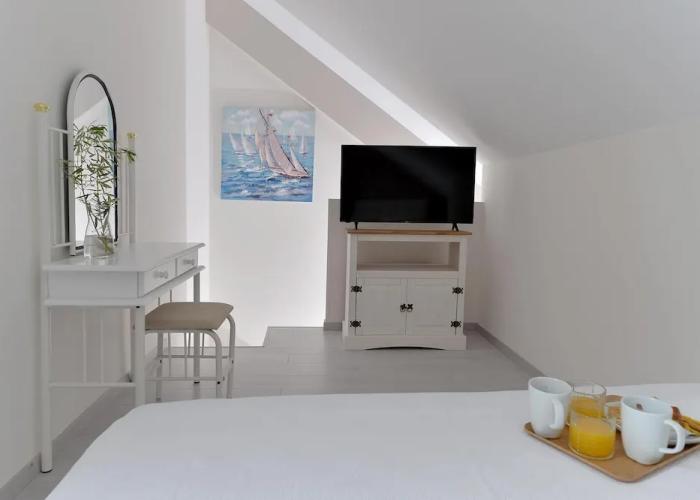Alekos Luxury Suites Free 24h Transportation From - To Airport