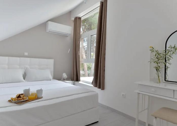 Alekos Luxury Suites Free 24h Transportation From - To Airport