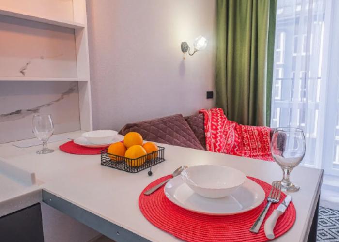 Uyutnaya Kvartira S Udobnym Raspolozheniem Flat