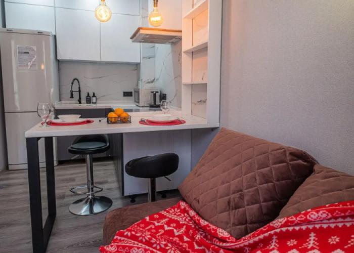 Uyutnaya Kvartira S Udobnym Raspolozheniem Flat