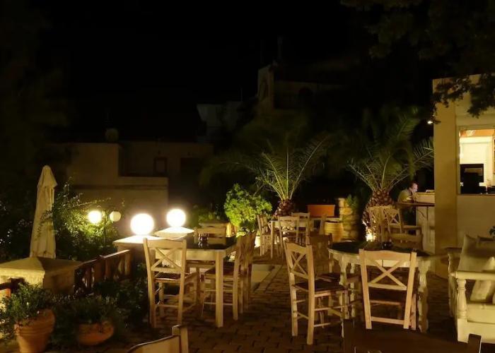 Oasis Hotel