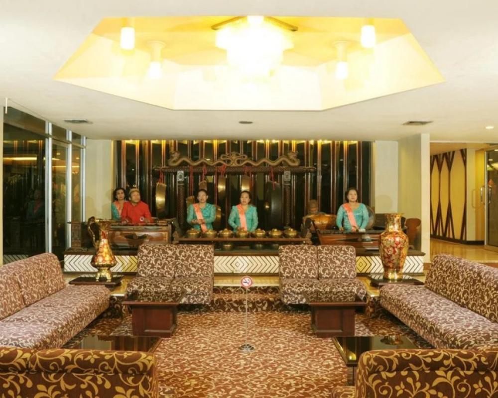 фото Elmi Hotel