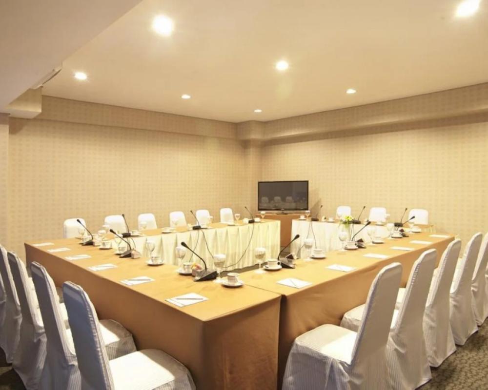 фото Elmi Hotel