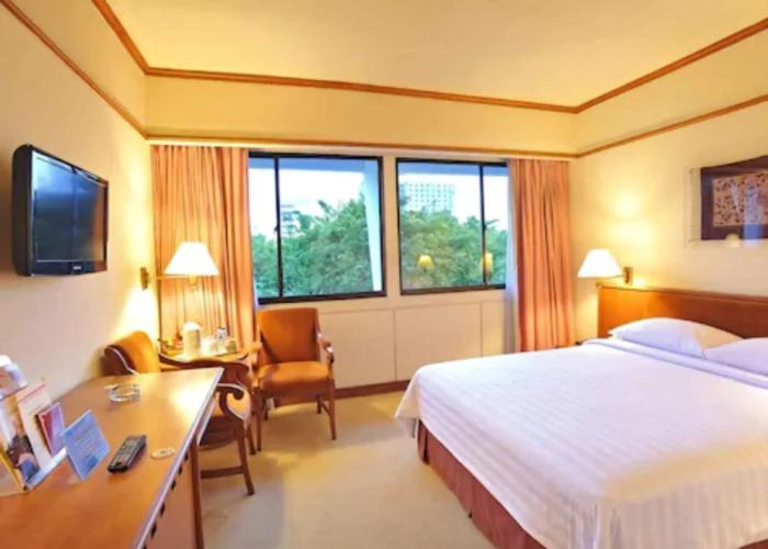Elmi Hotel