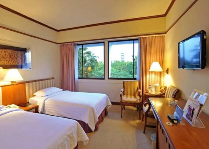 Elmi Hotel