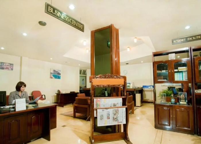 Elmi Hotel