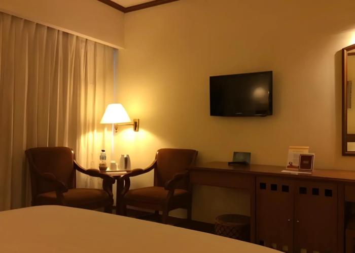Elmi Hotel