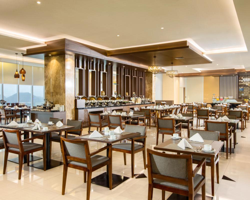 фото Hotel Santika Gresik