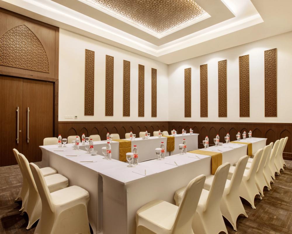 фото Hotel Santika Gresik
